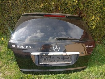 MERCEDES BENZ ML W164 VÍKO KUFRU, 5 DVEŘE KOMPLETNÍ - 6