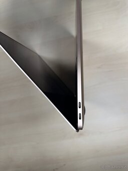 MacBook Air 13" 2019/ Intel I5/ 8GB/ 128GB SSD - 6