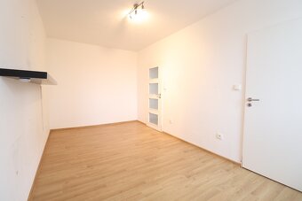 Prodej bytu 3+1, 68 m2/L, Hradec Králové - ul. Na Kotli. - 6