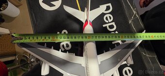 Kovový model Airbus A380 Emirates M1:200 - 6