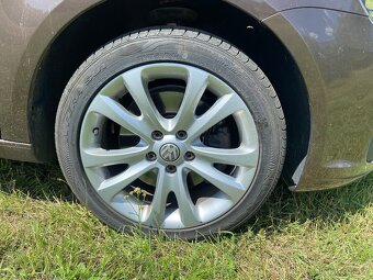 VW Touran 2.0 TDi - 6