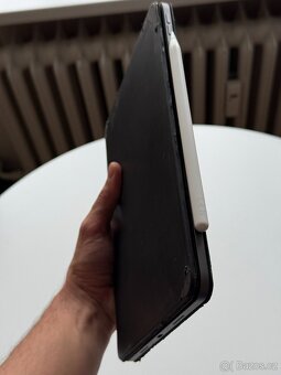 Apple iPad Pro 11" (2021, M1, 128GB) + Klávesnice + Pencil - 6
