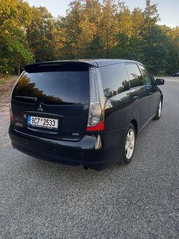 Mitsubishi Grandis - 6