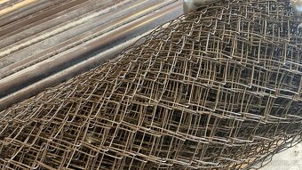 pletivo poplastované hnědé 180cm, sloupky a příslušenství - 6