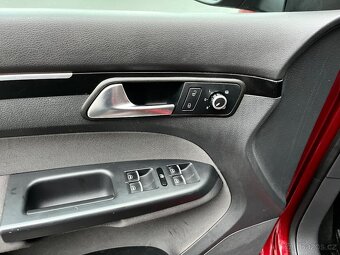 VOLKSWAGEN TOURAN 2011 - 6