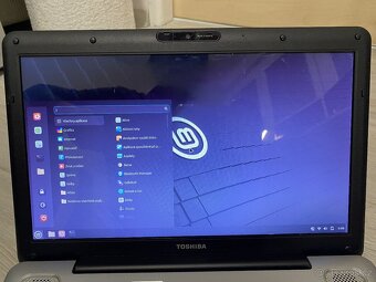 Toshiba Satellite L500 – 500 GB HDD, 4 GB RAM, dva OS - 6
