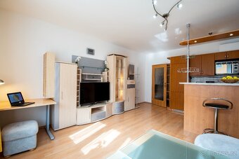 Moderní stylová obývací stěna s podsvícením - 6