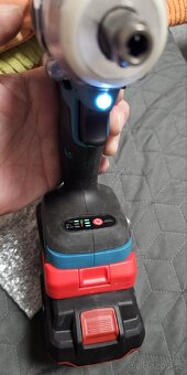 Adaptér z baterie Parkside pro nářadí Makita - 6