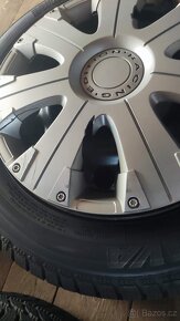 Zimní pneu 195/60 R15 + plechové disky + poklice - 6