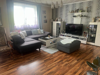 Prodej rodinného domu 7+1 Křinec, 210m², pozemek 619 m² - 6
