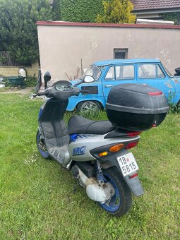 Skútr Piaggio 50 - 6