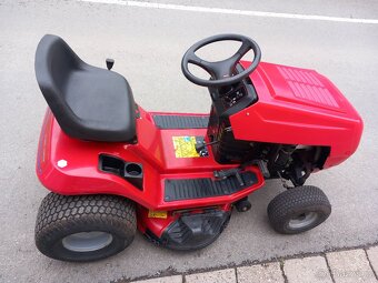 Prodám zahradní traktor Toro 16-38 HXL - 6
