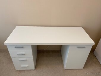 BÍLÝ PSACÍ STŮL - 6