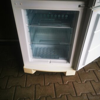 Střední lednička s mrazákem dole - Elektrolux - 6