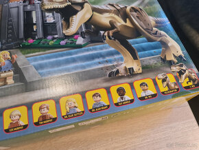 LEGO® Jurassic World™ 76961 Návštěvnické centrum/balíkovna30 - 6