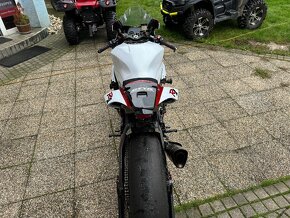 Yamaha R1 Okruhovka - 6
