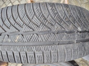 225/45/18 zimni pneu MICHELIN a KUMHO 225/45 R18 - 6