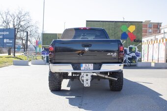 Dodge RAM 2500 - 6