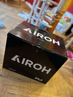 Helma AIROH - 6