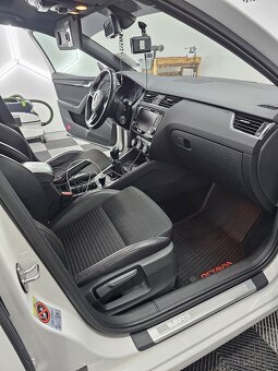 Octavia 3 rs benzín air 380hp - 6