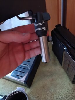 Kávovar DeLonghi 15bar, páka, nádoba na kávu - 6