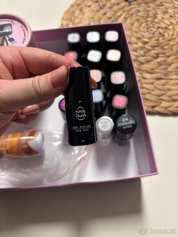 Prodám uv gel laky s mini uv led lampou Gabriella Salvete - 6