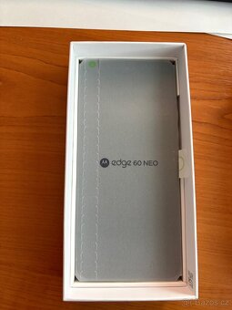 Motorola edge 60 neo 12/256 gb nová - 6