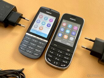 Nokia Asha 300 a Nokia Asha 203 - 6