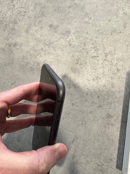 iPhone 11 64GB Černý - 6