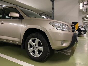 Toyota RaV, 2.0 VTT-i - 6