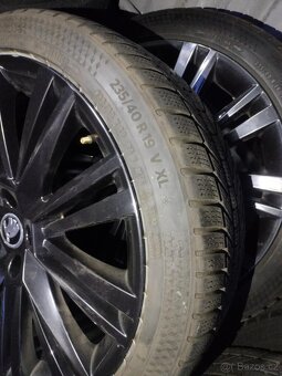 4ks alu disky orig. Škoda 5x112 R19 pneu 235/40 R19 6mm - 6