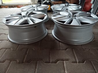 Originál alu disky karoq - 6