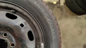 Prodám 4x kompletní kolo Fabia 2 165/70/R14 Pirelli - 6