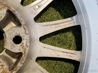 Alu disky BMW s vícepaprskovým designem - 6