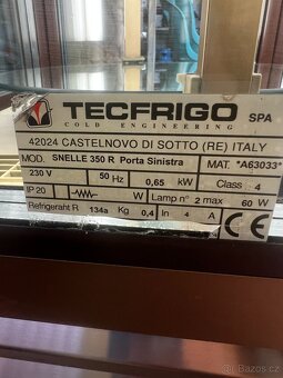 Panoramatická otáčivá vitrína - 6