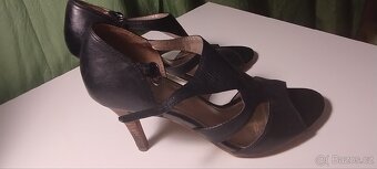 Dámské boty na podpatku. - 6