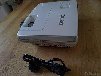 Projektor BenQ W1060 - 6
