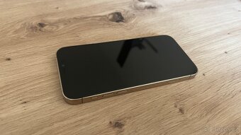 Apple iPhone 12 Pro 128GB, příslušenství, 5800Kč - 6