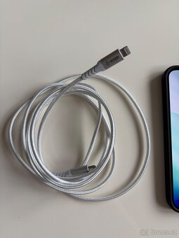 iPhone 13 128GB + Spigen Liquid Air + kabel 2m - 6