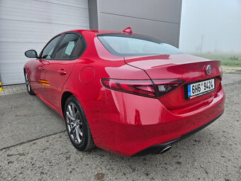 Alfa Romeo Giulia 2.0T 147 kW - 6