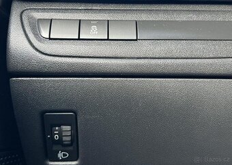Peugeot 208 1.2i KLIMATIZACE ABS ASR ESP manuál 60 kw - 6