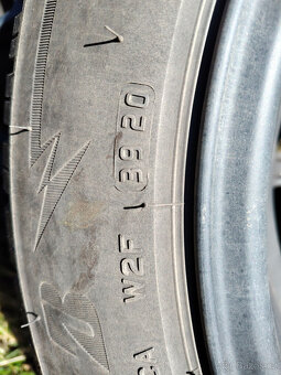 Anzio Turn 6.5x15 5x100 ET38 plus Bridgestone Blizzak LM005 - 6