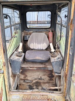 Prodám smykový nakladač UNC 750 - 6