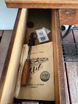 Šlapací šicí stroj - 6