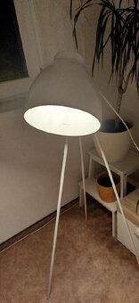 bílá lampa - 6