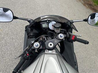 Yamaha Yzf r6 - 6