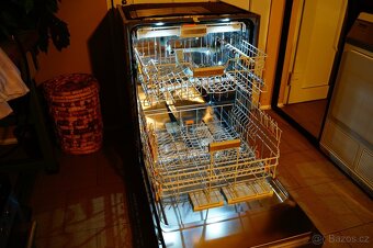 Miele nerezová vestavná myčka G 6515 Sci XXL, tři koše - 6