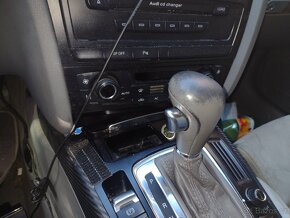 Díly z celého auta Audi A4 b8 combi 2.7 TDI automat - 6