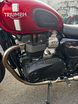 Triumph Street twin 900 - 6