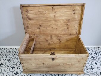 Stará truhla po renovaci - 6